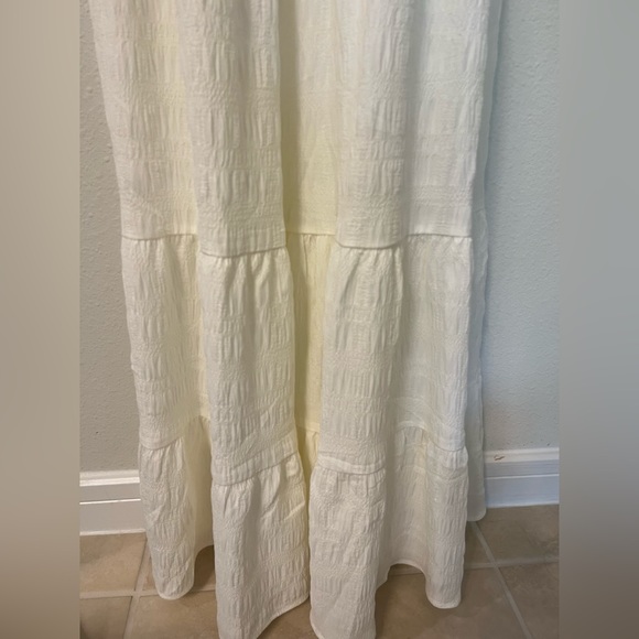 Forever 21 white long dress in size small - Picture 3 of 3